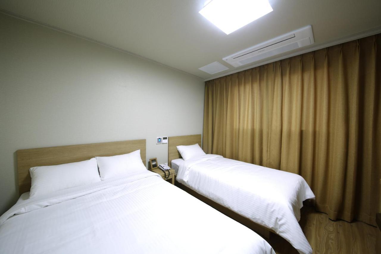 Nice Hotel Jeju Buitenkant foto