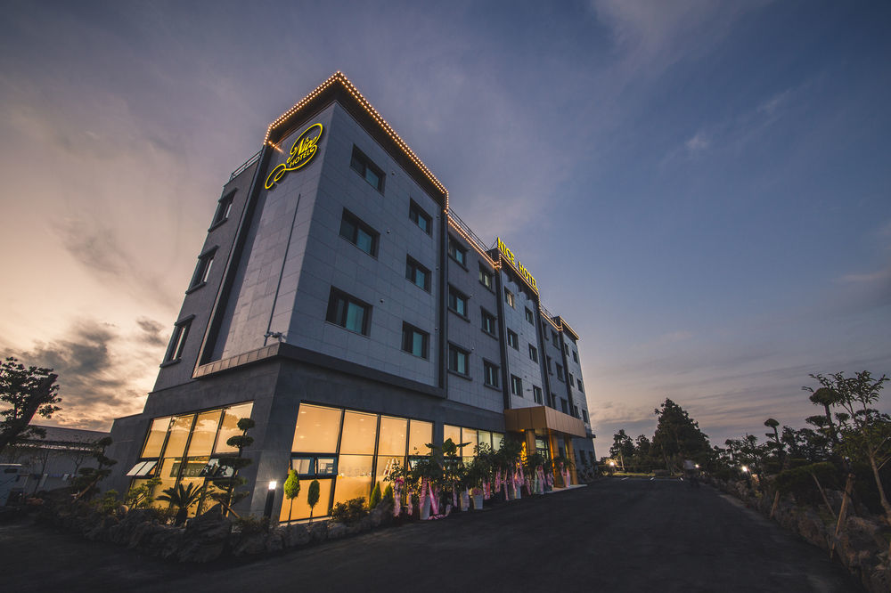 Nice Hotel Jeju Buitenkant foto